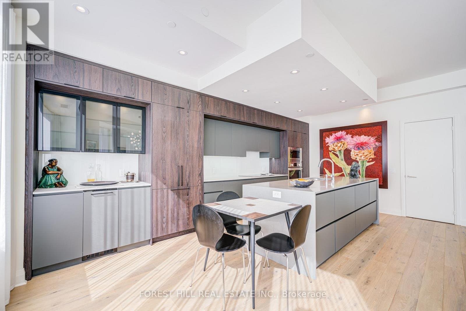 151 Avenue Road - Photo 4