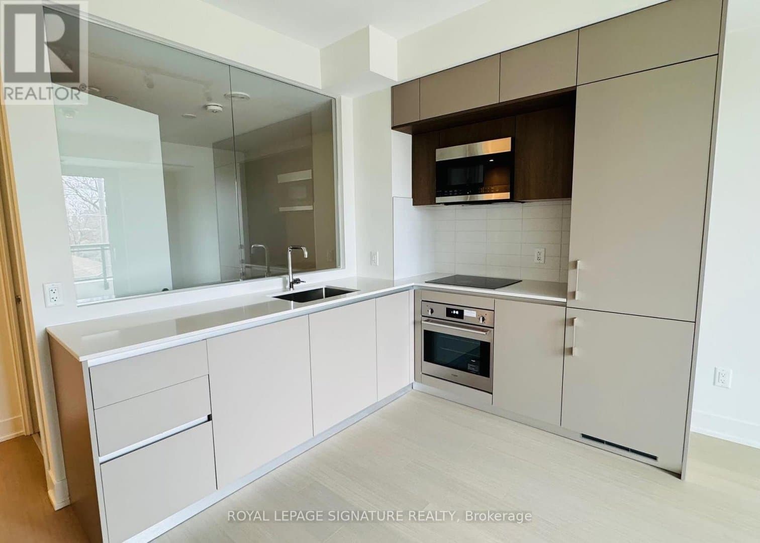 322 Dupont Street - Photo 4