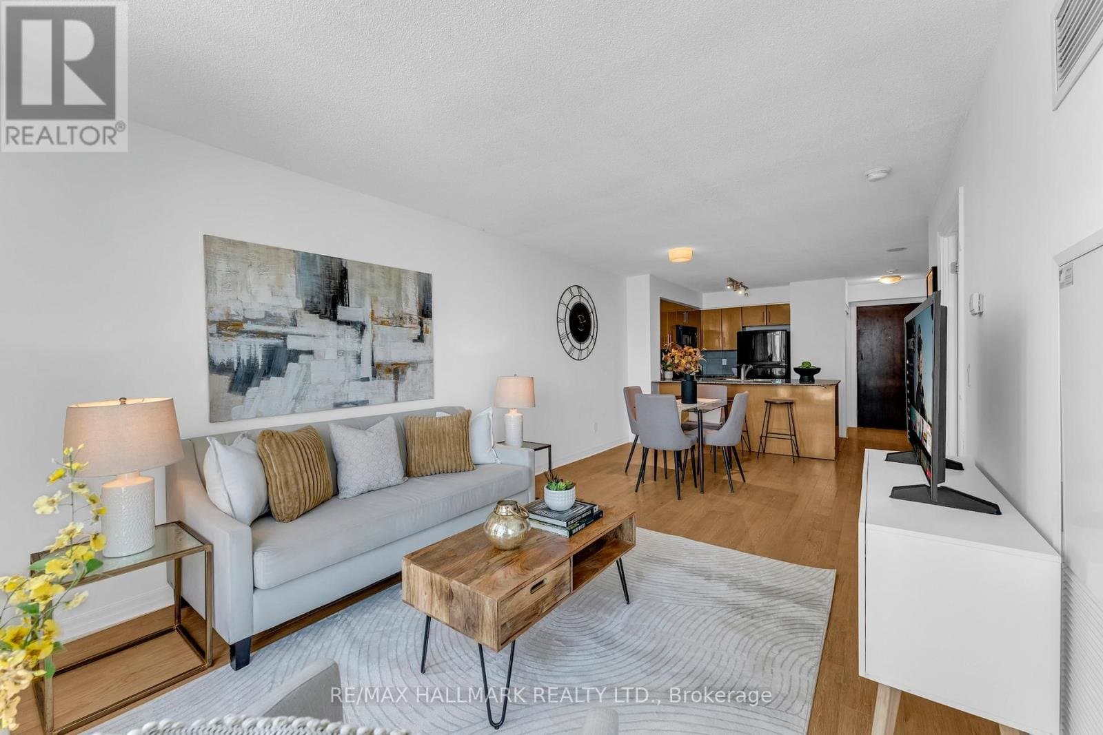16 Yonge Street - Photo 2