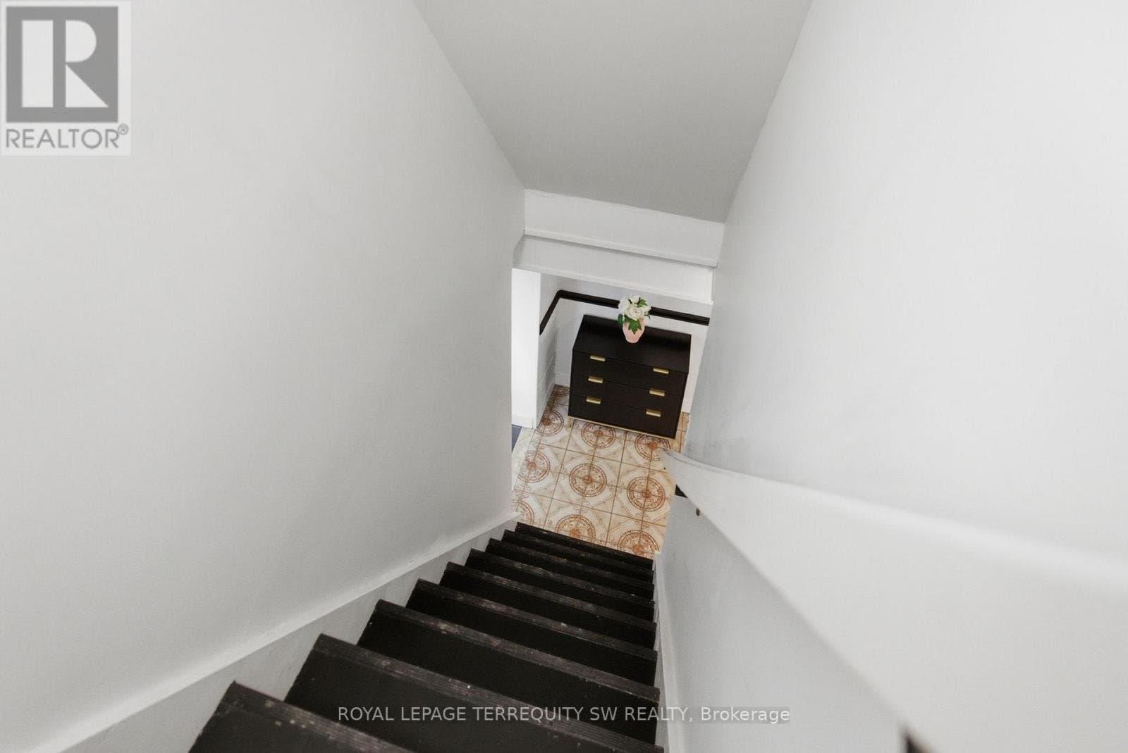 497 Ossington Avenue - Photo 4