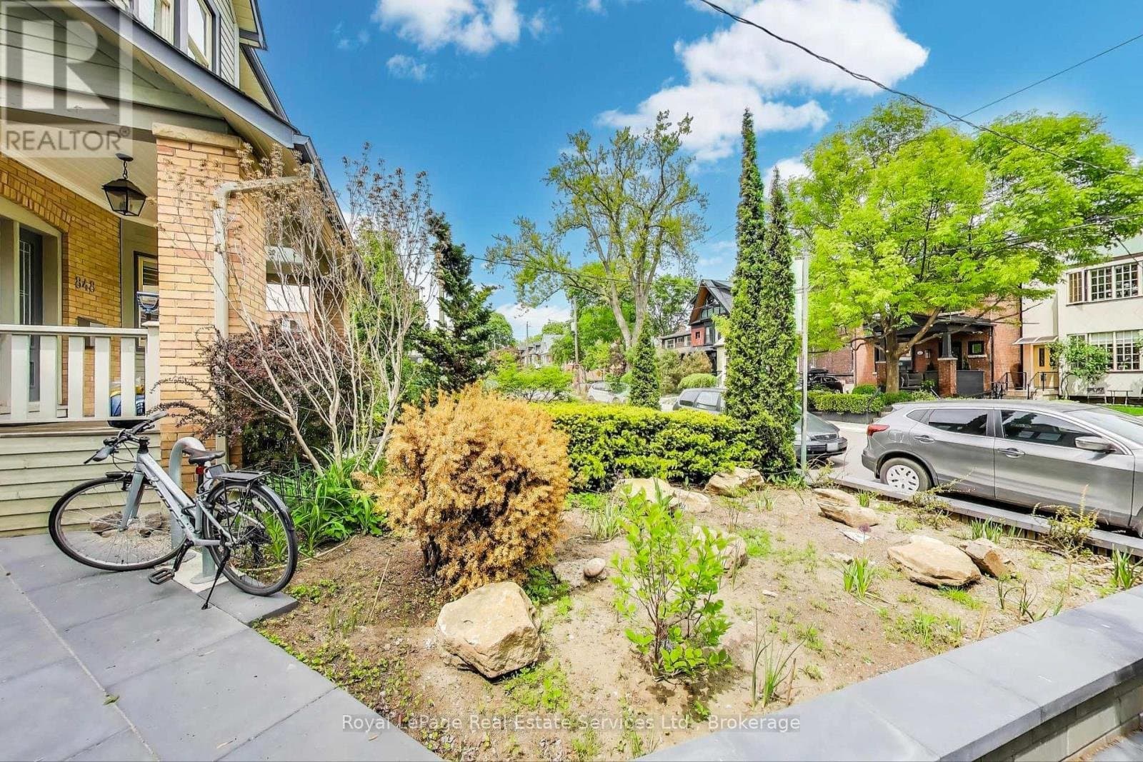 846 Carlaw Avenue - Photo 2