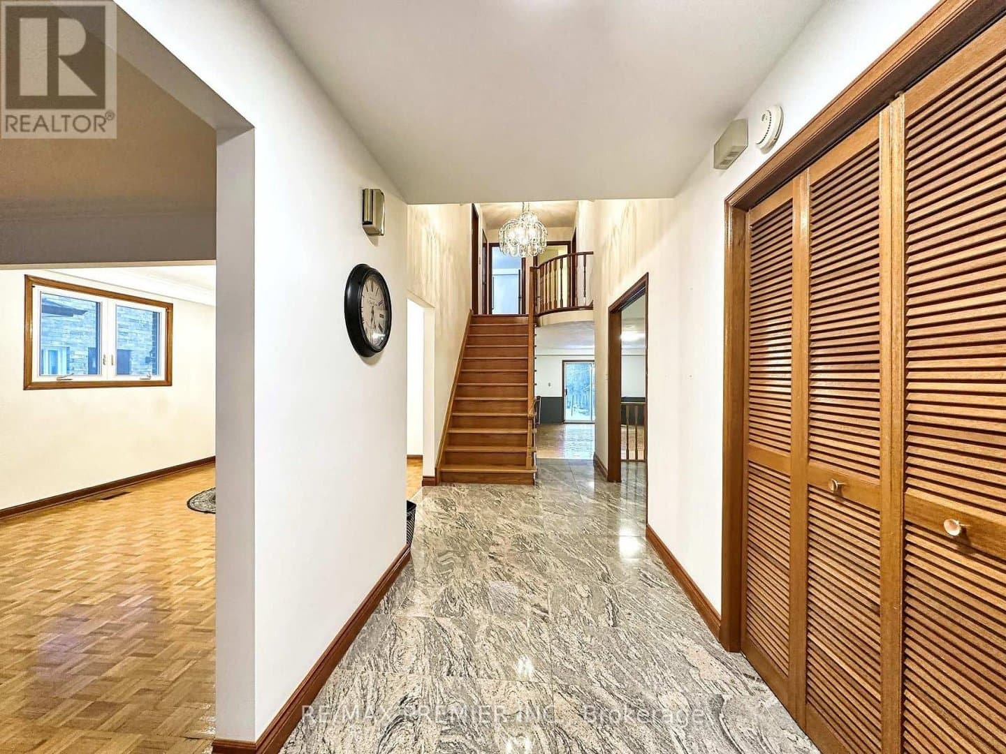 56 Fairchild Avenue - Photo 4