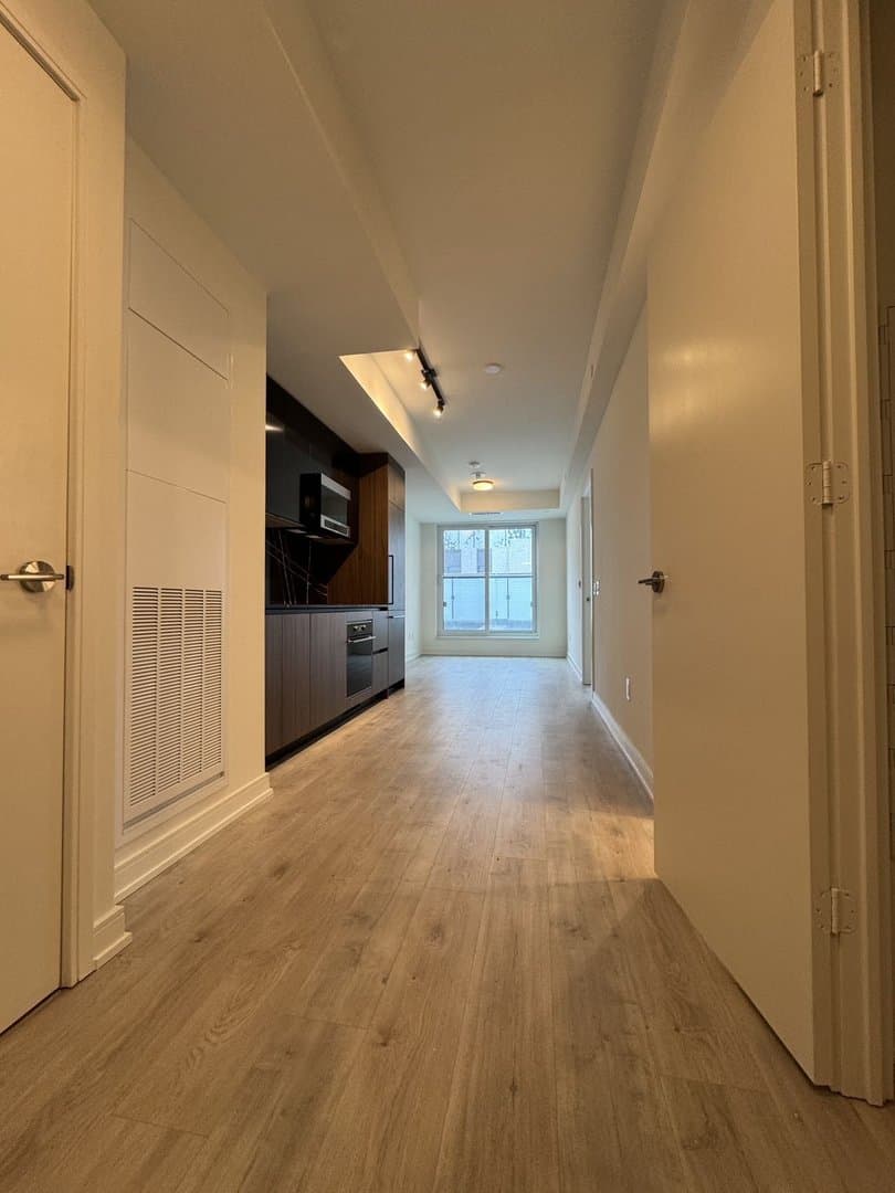 425 Front Street East - Photo 2