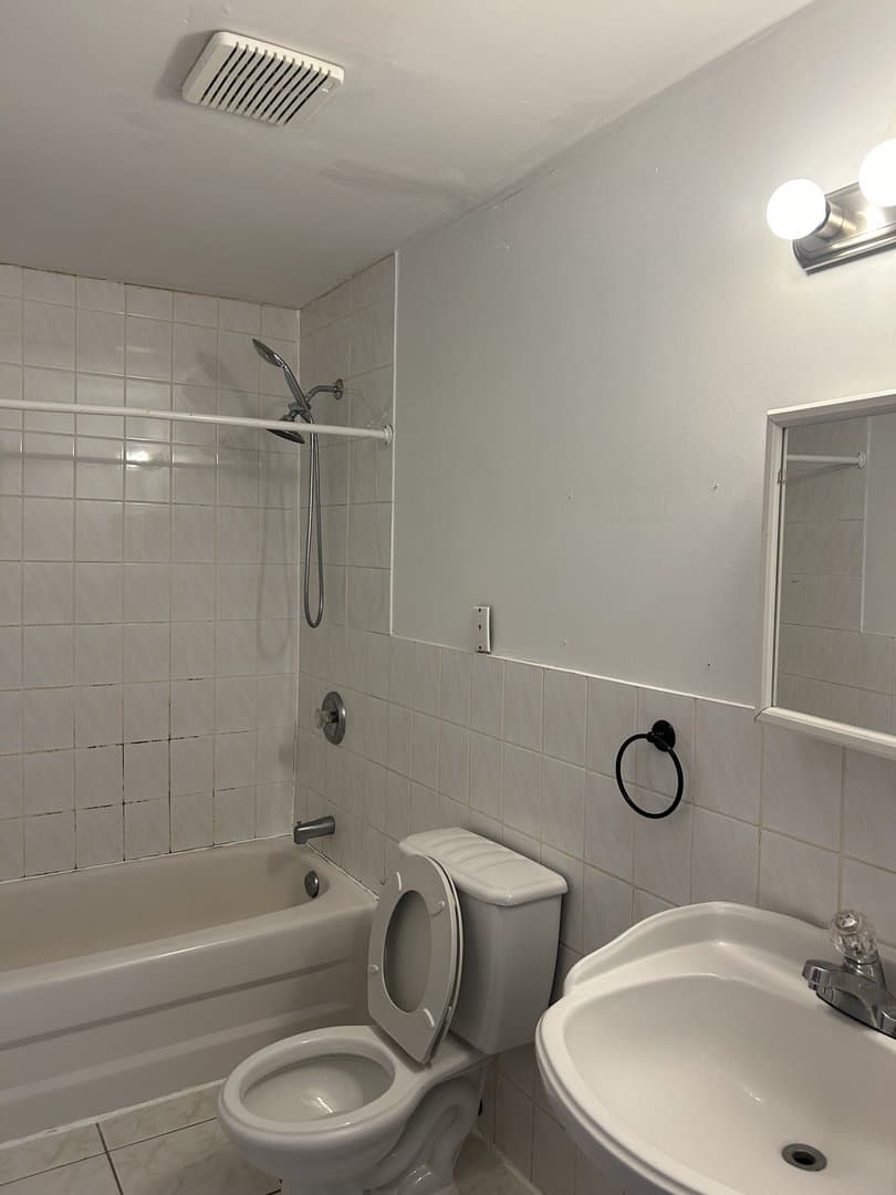 716 College Street - Photo 3