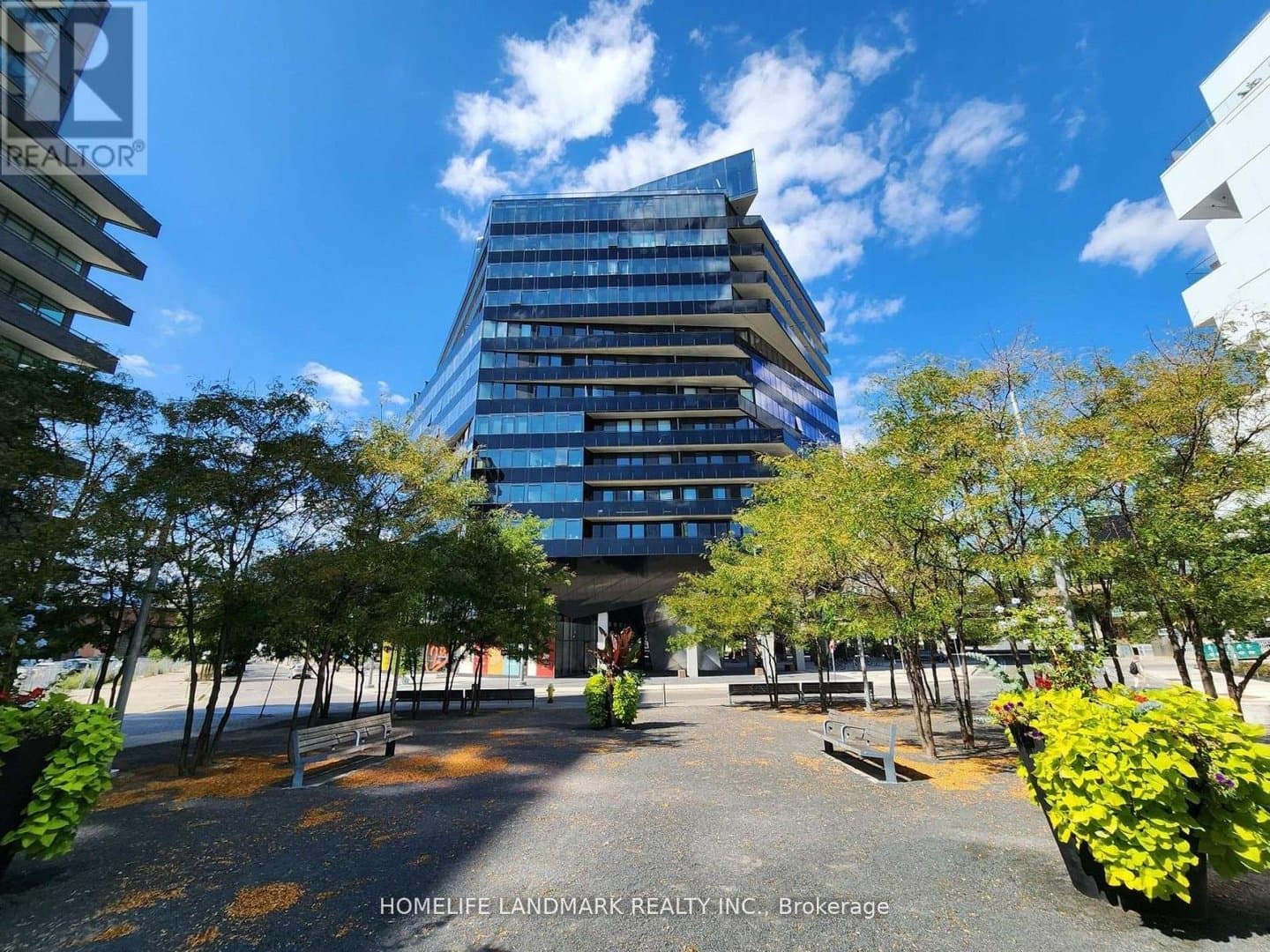 21 Lawren Harris Square - Photo 1