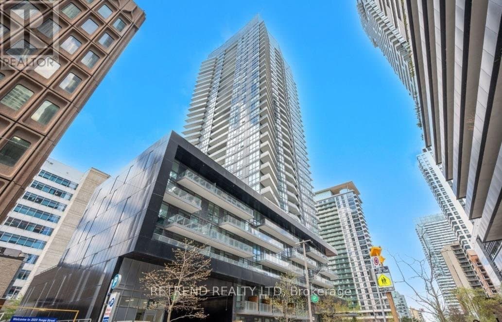30 Roehampton Avenue - Photo 1