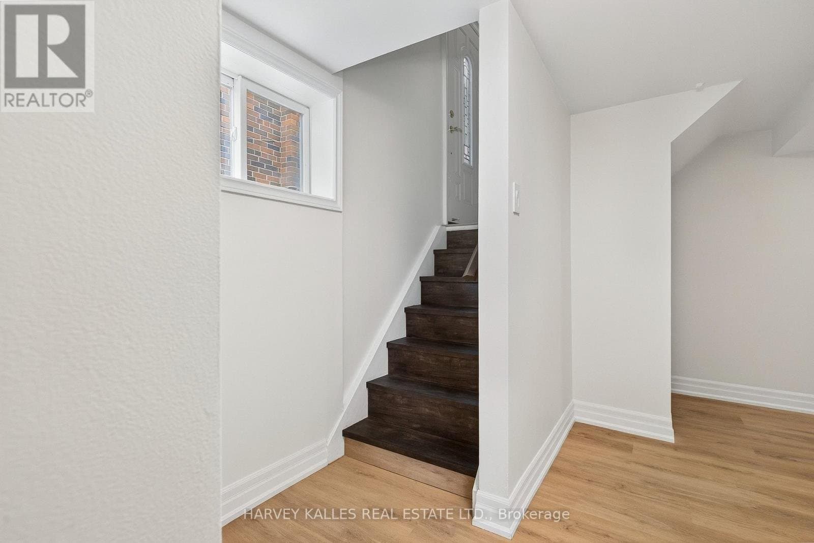 67 Robinglade Drive - Photo 2