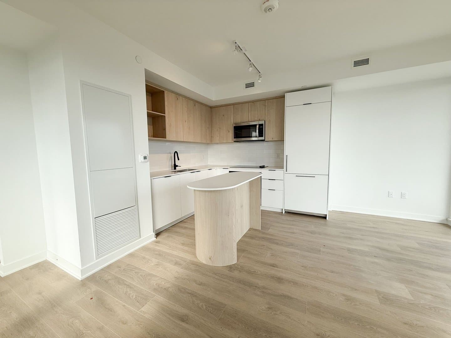 1185 Dupont Street - Photo 4