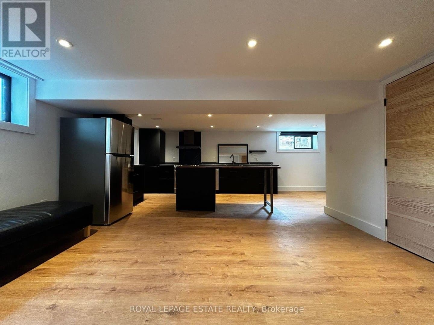 65 Maywood Park - Photo 3