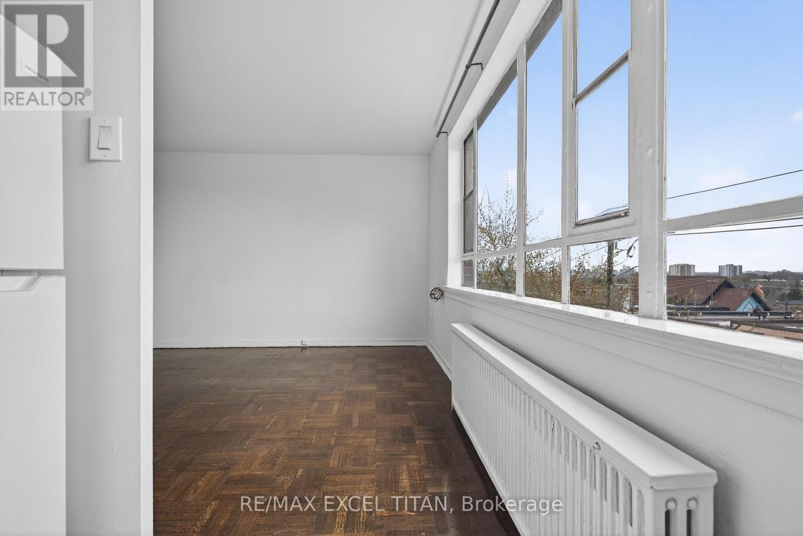 2515 Eglinton Avenue - Photo 3