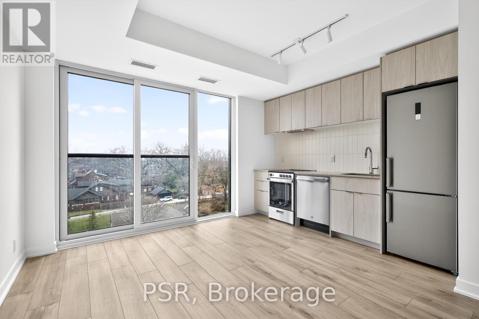 1660 Bloor Street - Photo 2