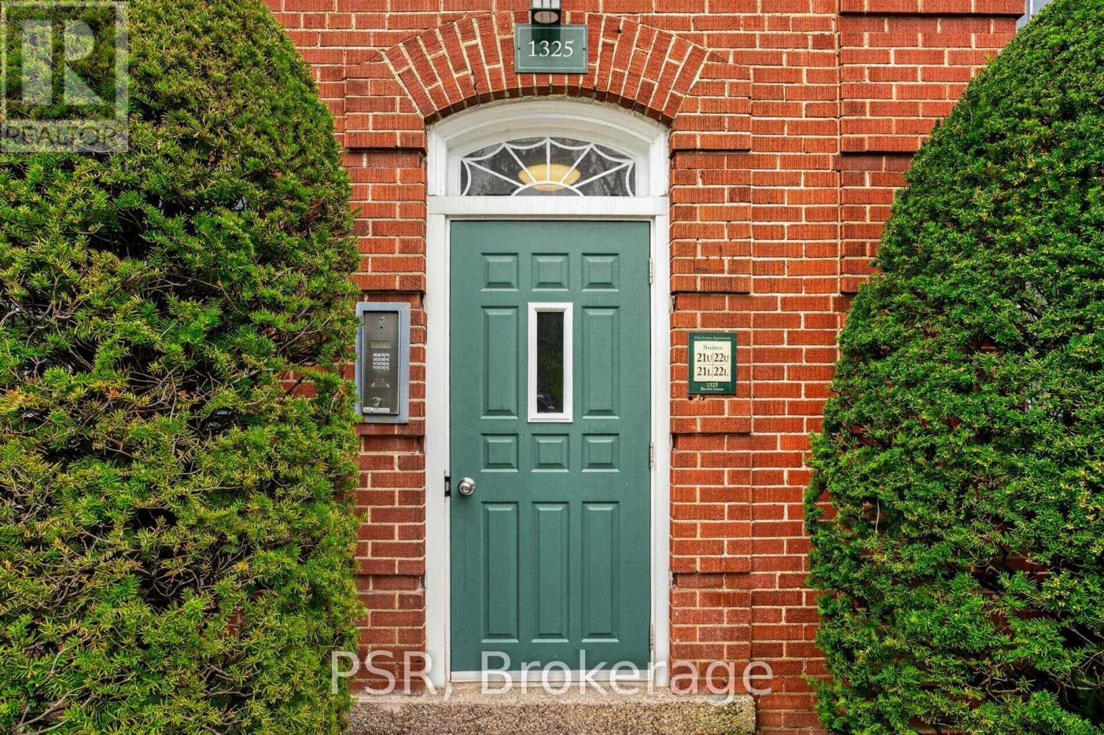 1325 Bayview Avenue - Photo 2