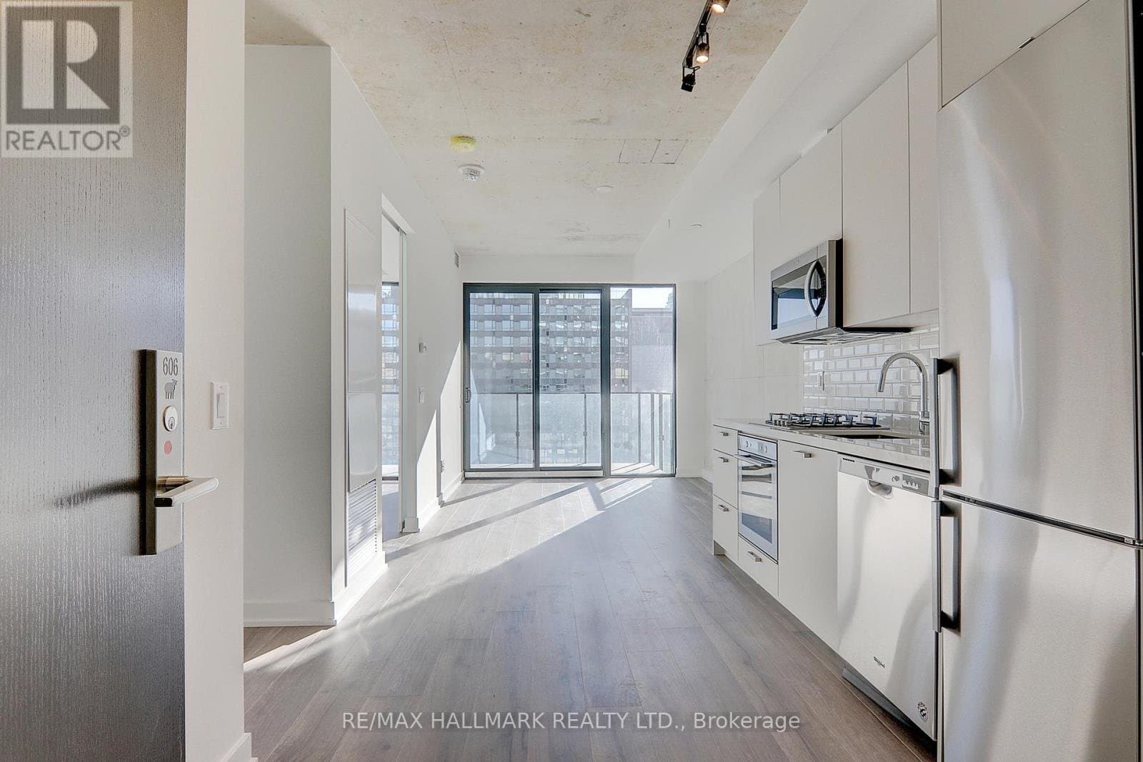 55 Ontario Street - Photo 2