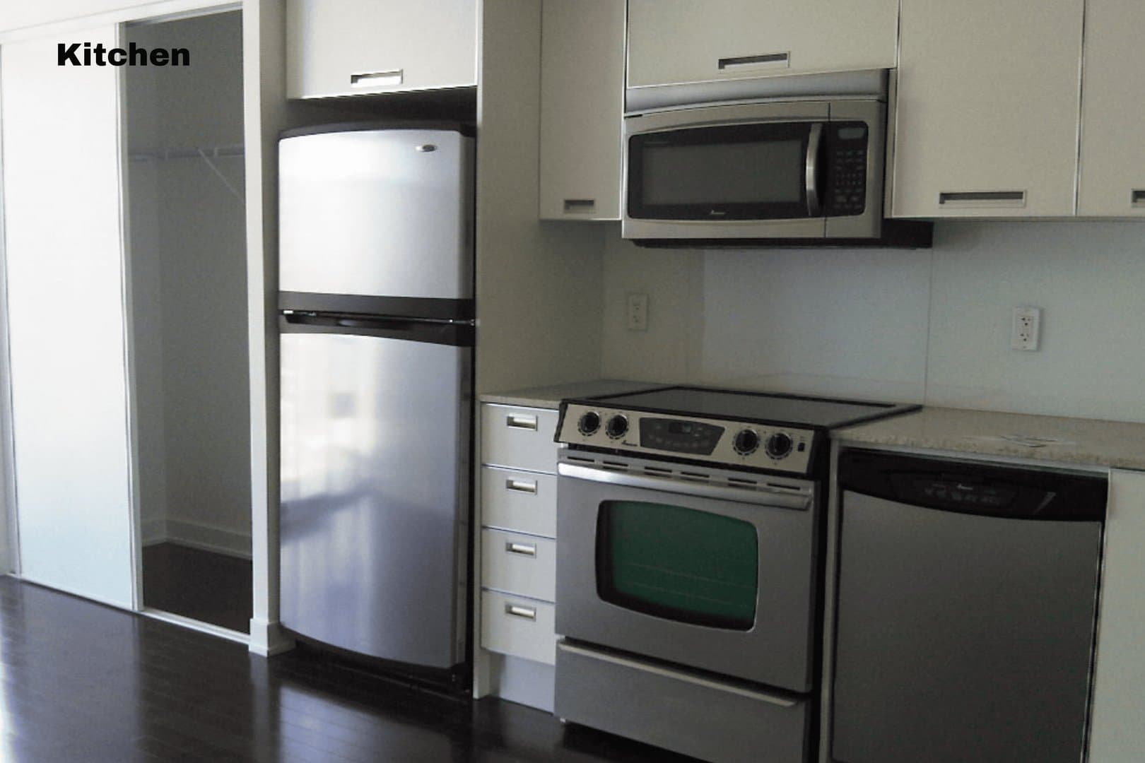 33 Charles Street East - Photo 4
