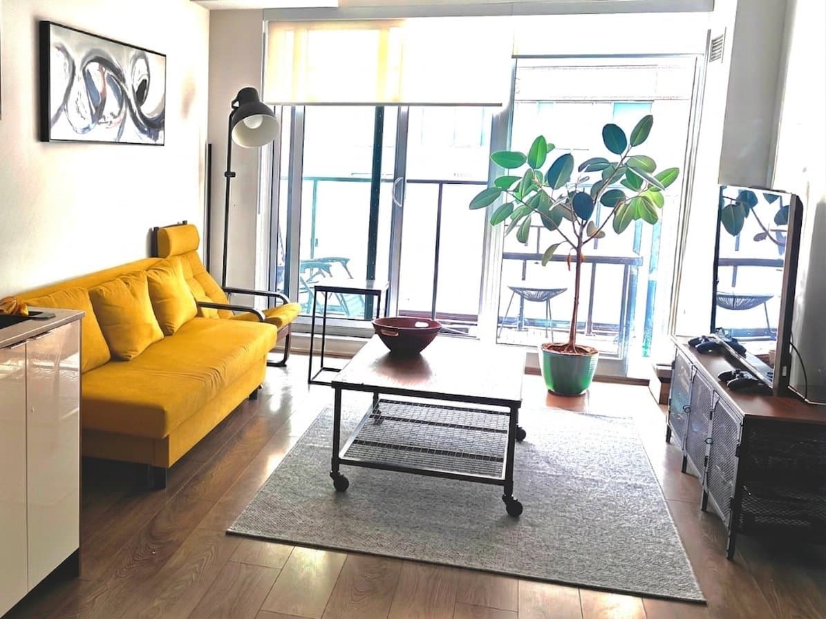 543 Richmond Street West