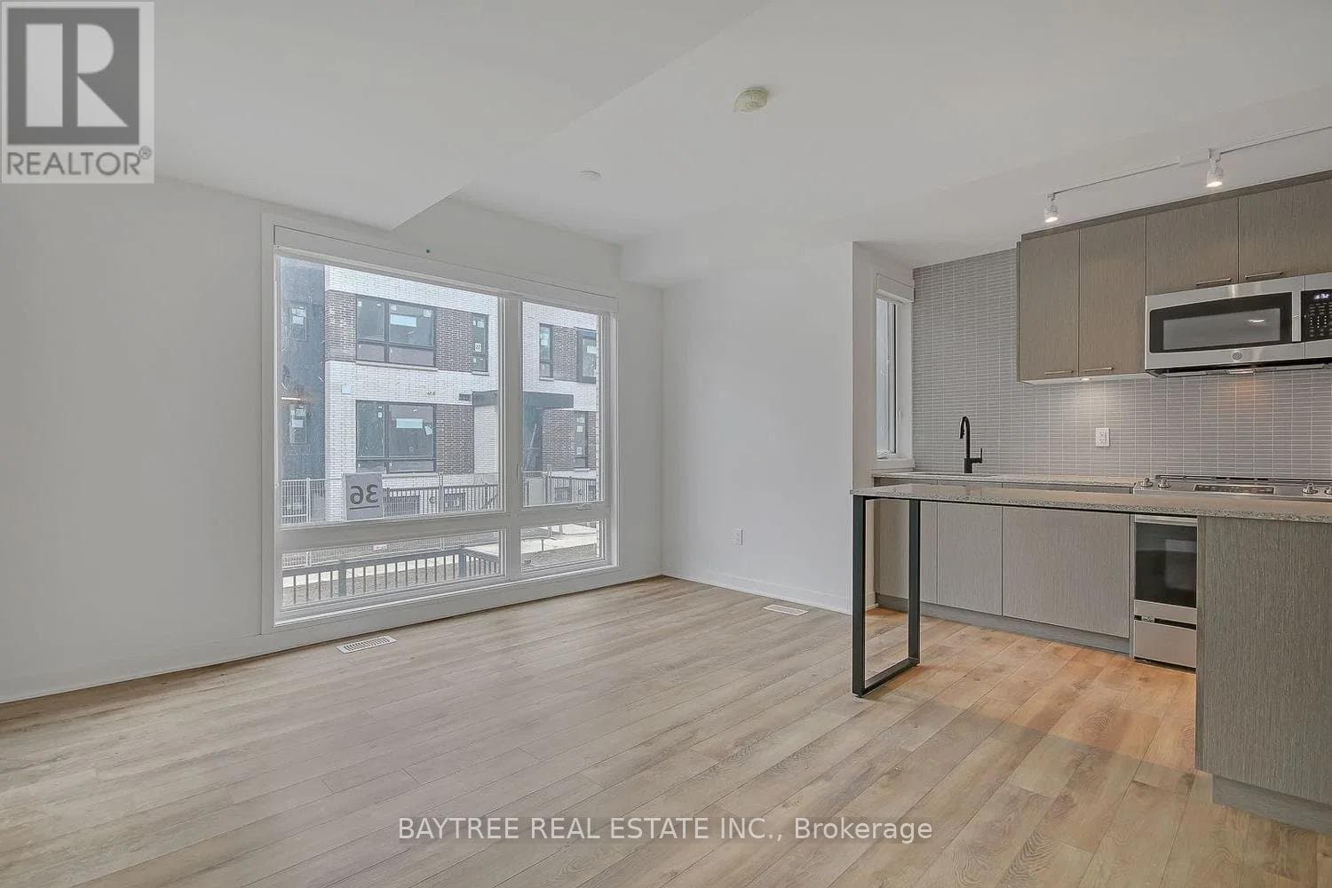 30 Ed Clark Gardens - Photo 4