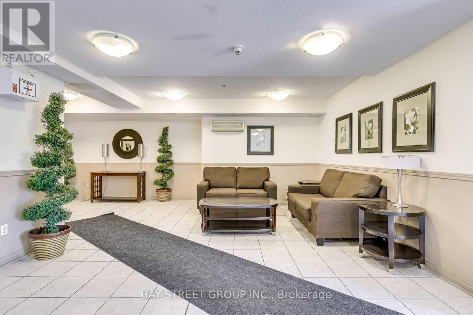 684 Warden Avenue - Photo 3
