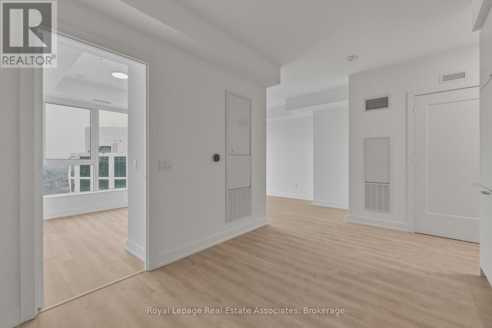 60 Central Park Roadway - Photo 2