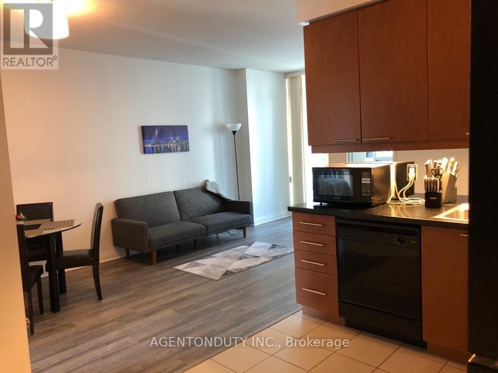1121 Bay Street - Photo 4