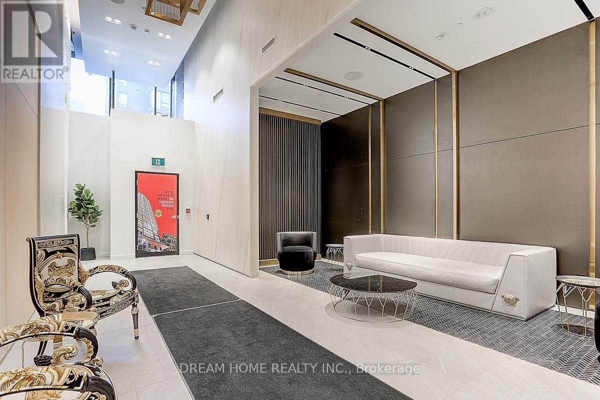 319 jarvis Street - Photo 2
