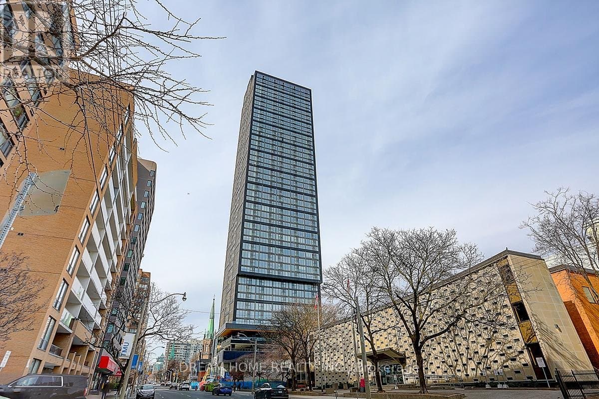 319 jarvis Street - Photo 4