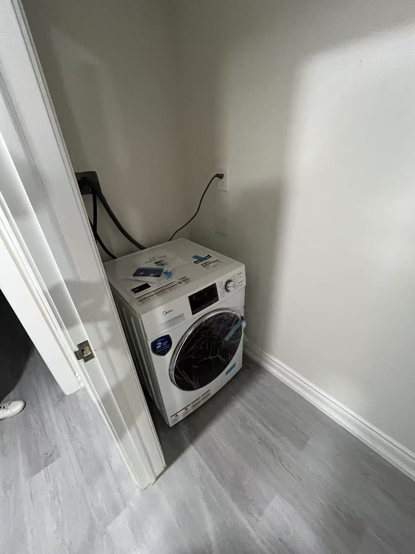 193 Hallam Street - Photo 2