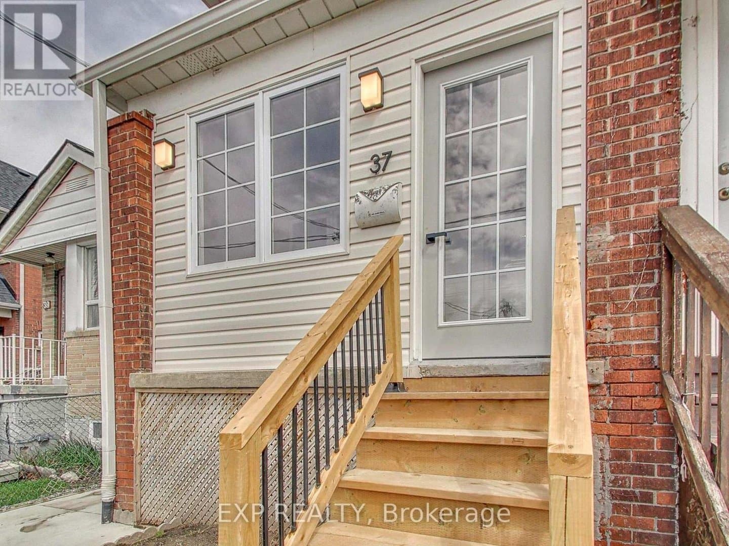 37 Gilbert Avenue - Photo 2