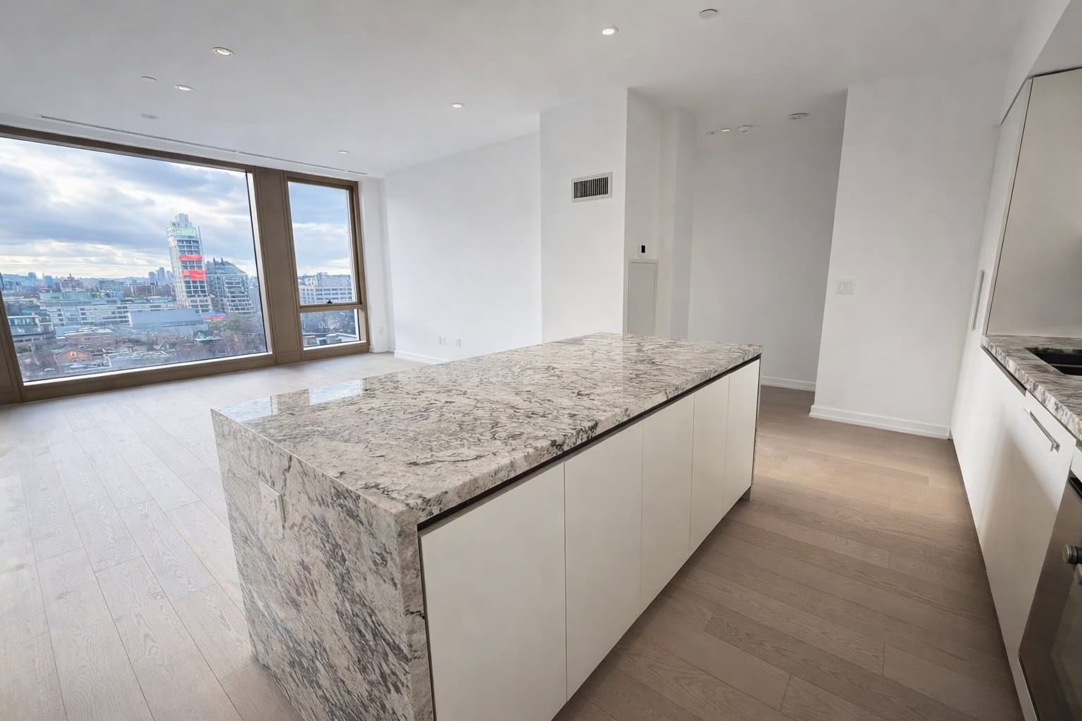 1315 Bay Street - Photo 3