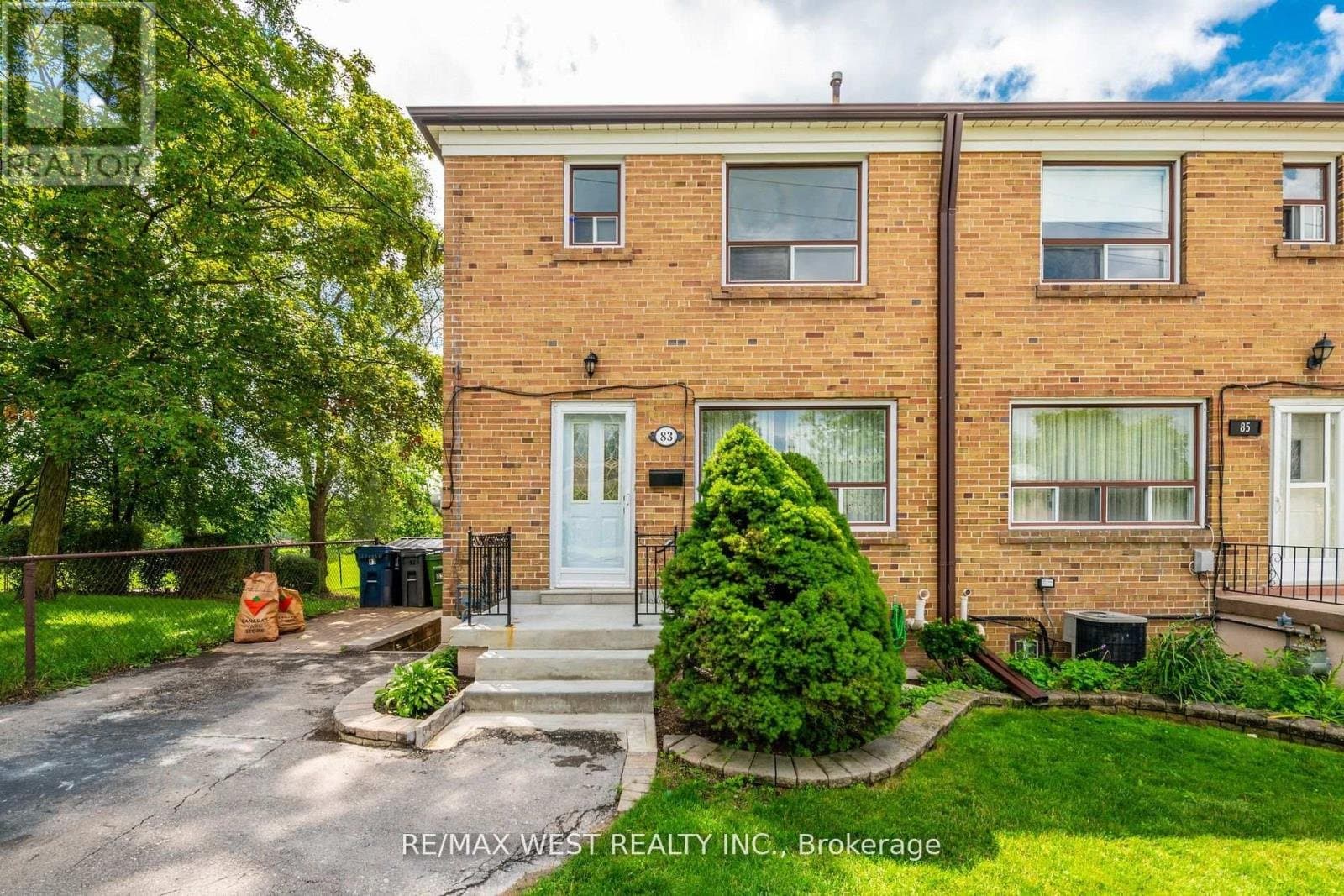 83 East Drive