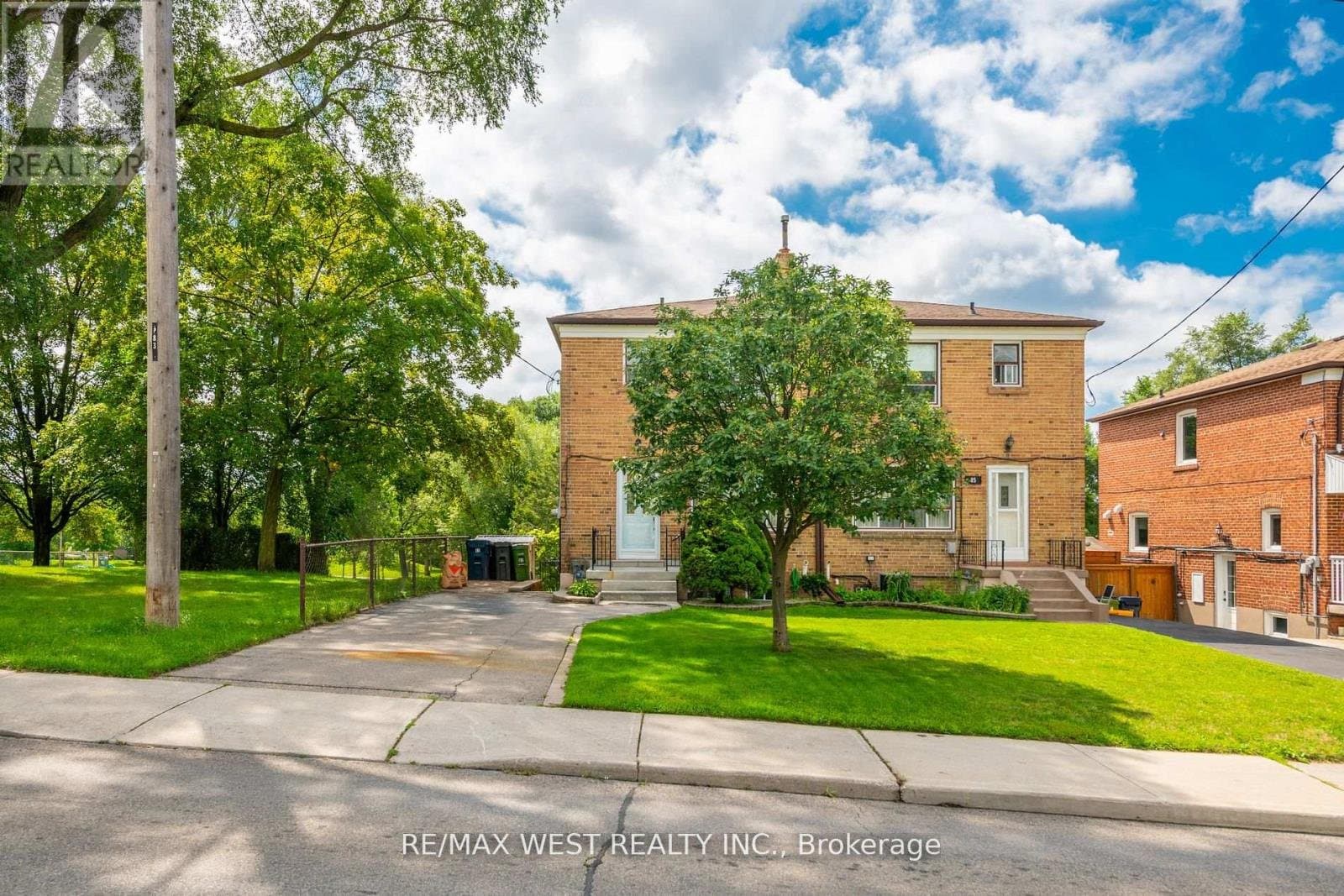 83 East Drive - Photo 2