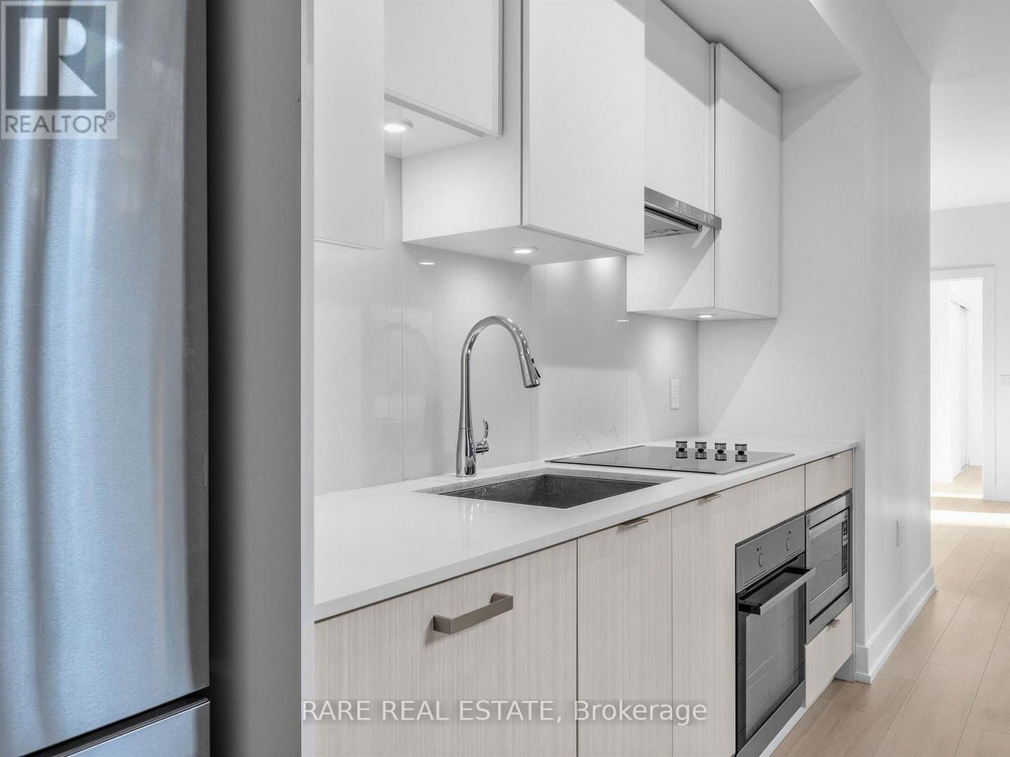 99 Broadway Avenue - Photo 2