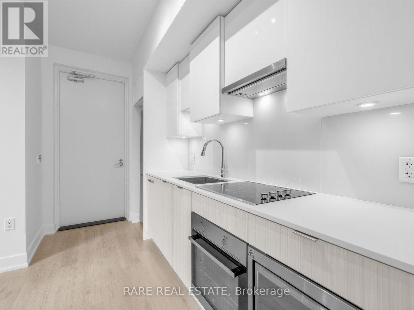 99 Broadway Avenue - Photo 3