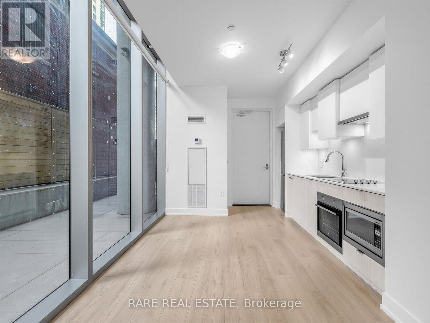 99 Broadway Avenue - Photo 4