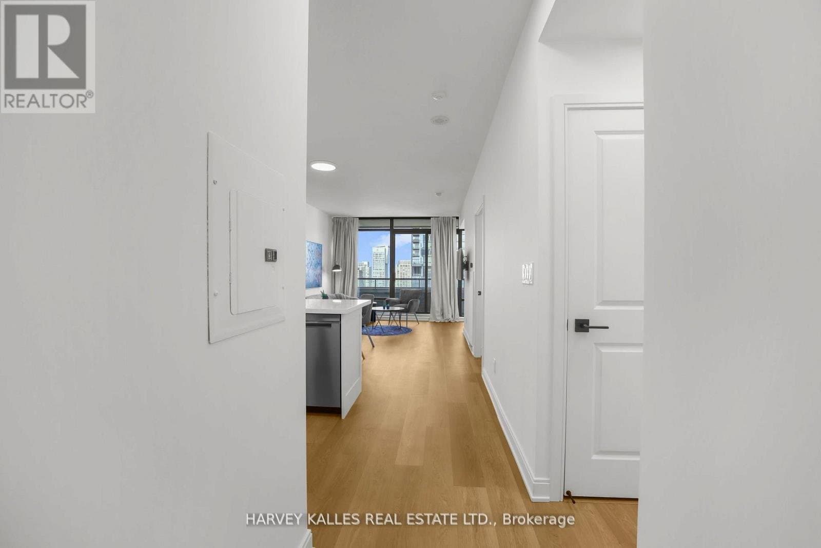 18 Yorkville Avenue - Photo 3