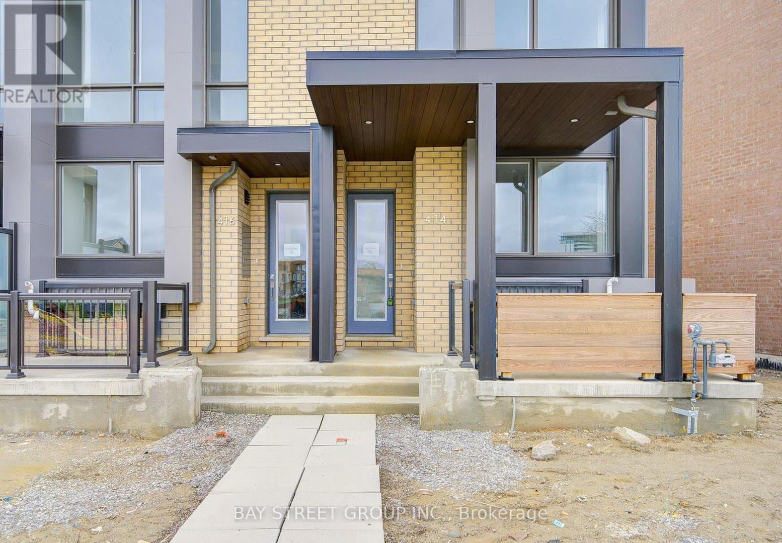 414 Lawrence Heights Way
