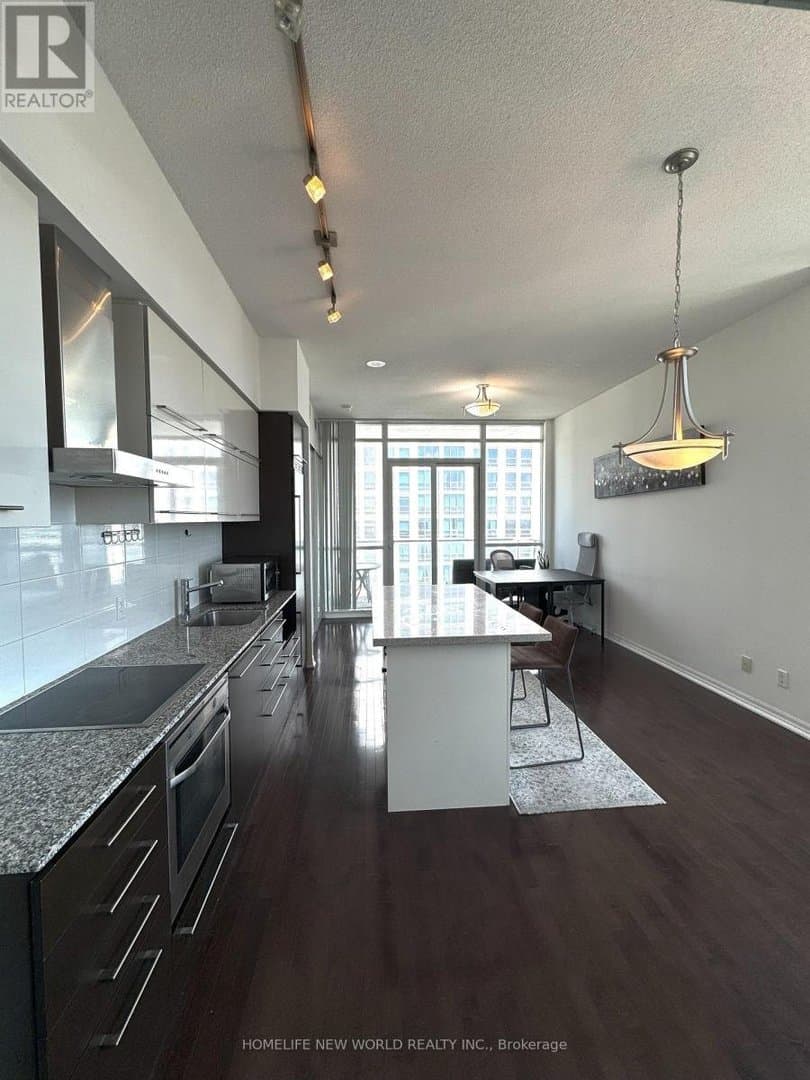 770 Bay Street - Photo 3