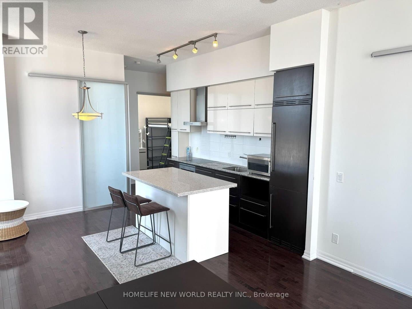 770 Bay Street - Photo 4
