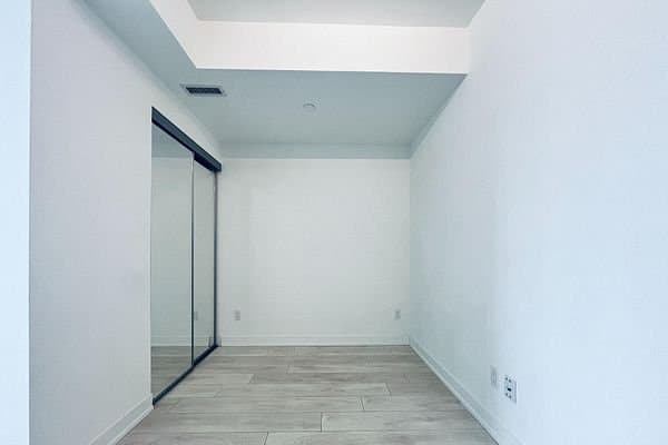 501 Yonge Street - Photo 4