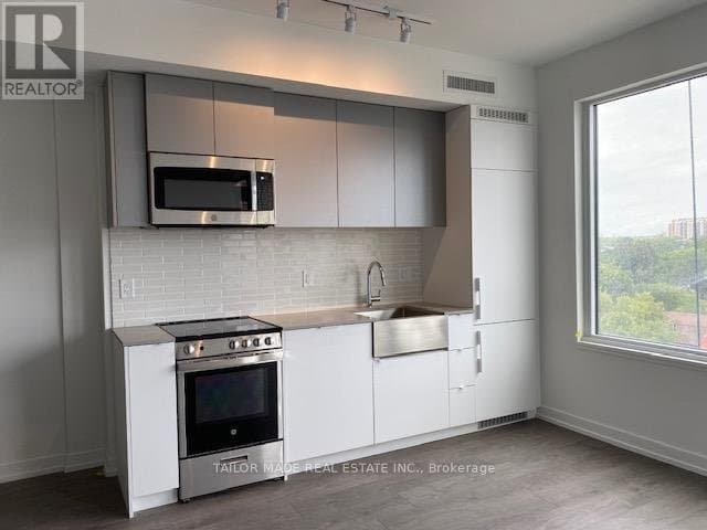 270 Dufferin Street