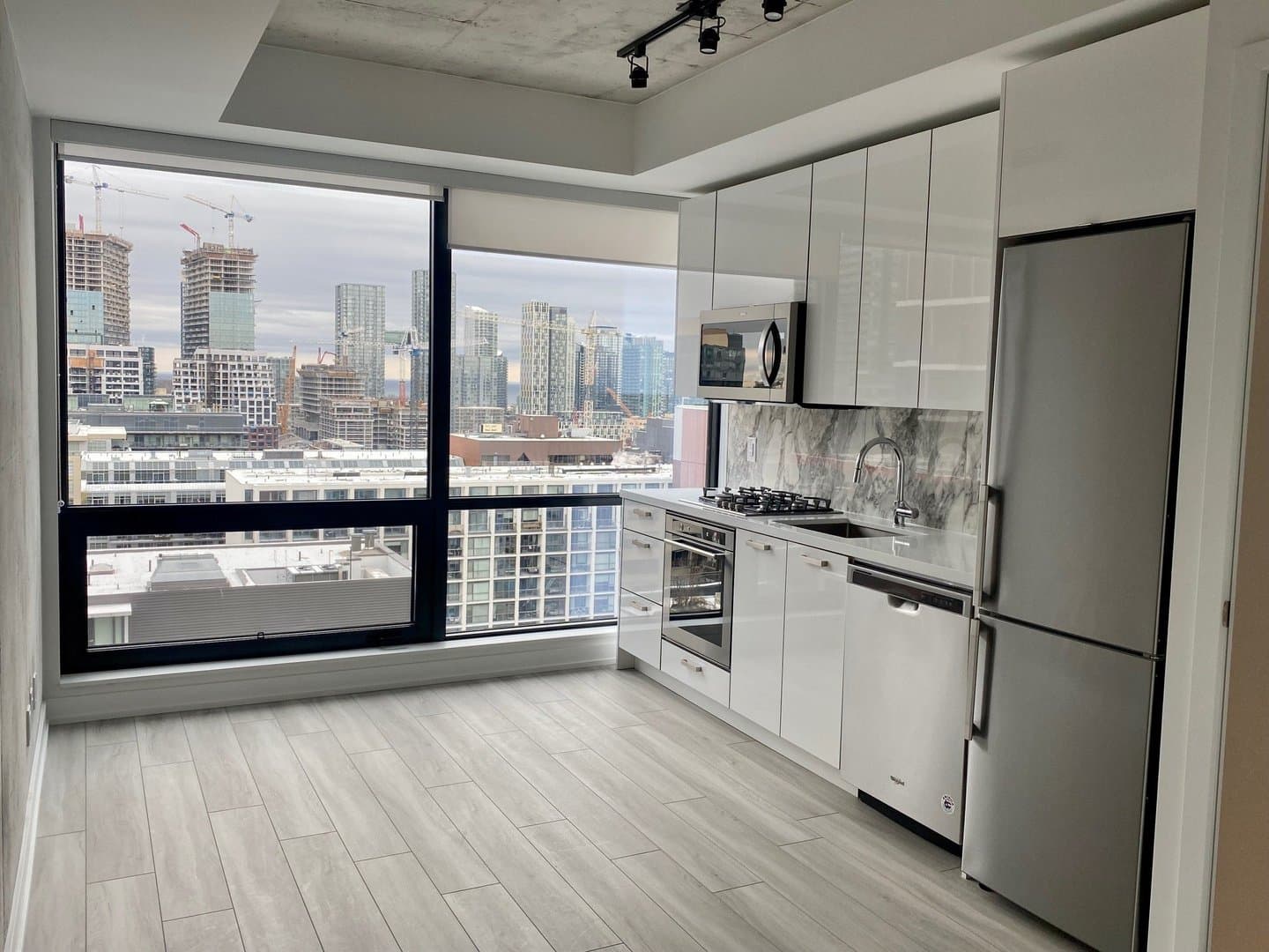 458 Richmond Street West - Photo 4