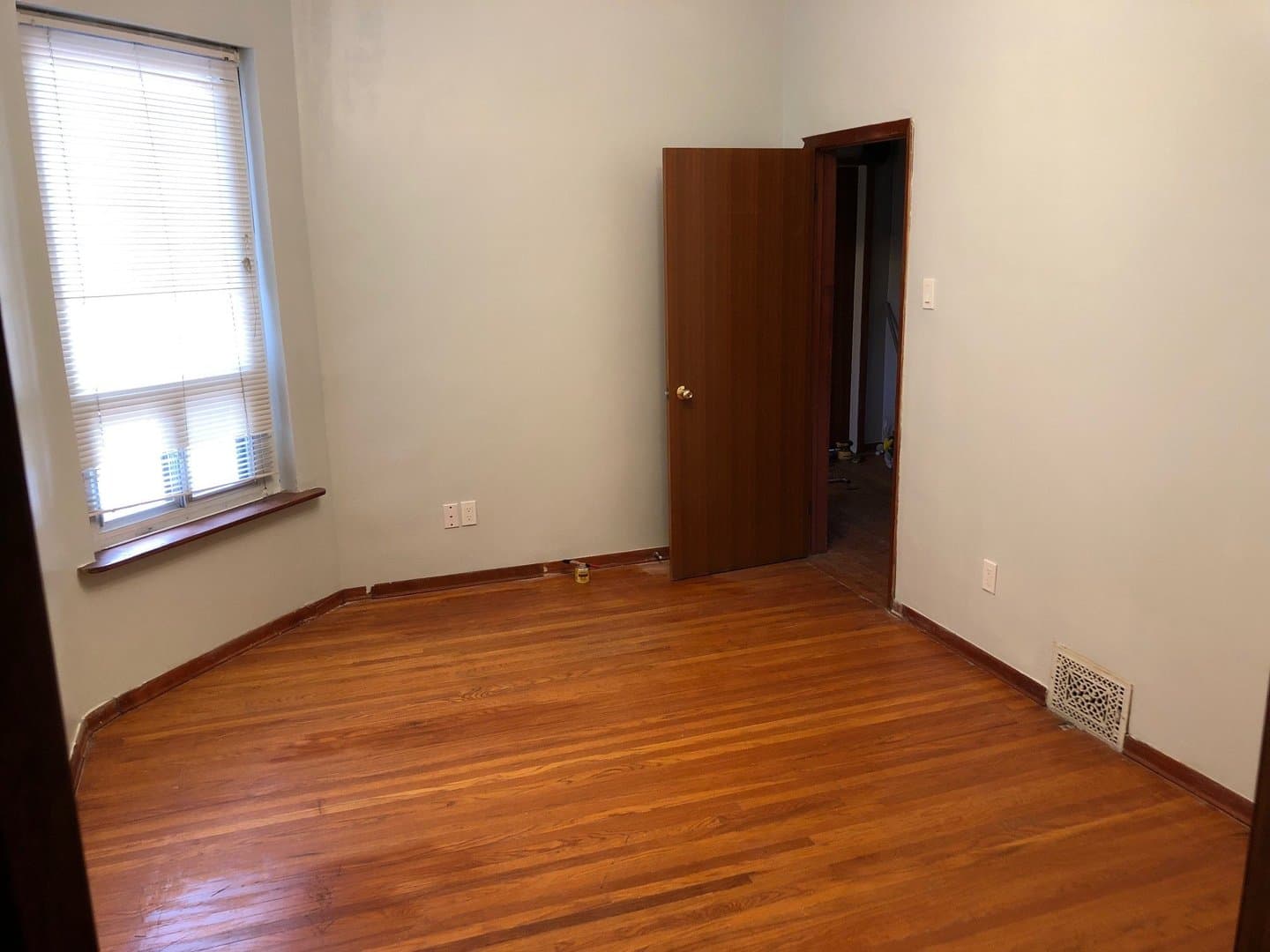 685 Ossington Avenue - Photo 3