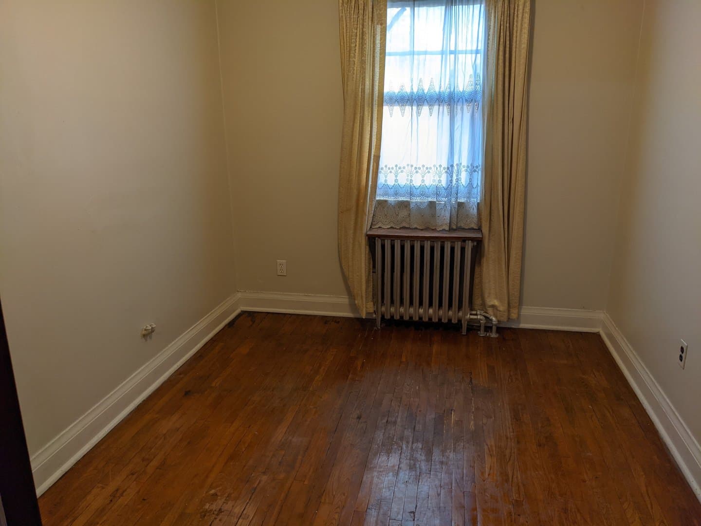 23 Ryerson Avenue - Photo 2