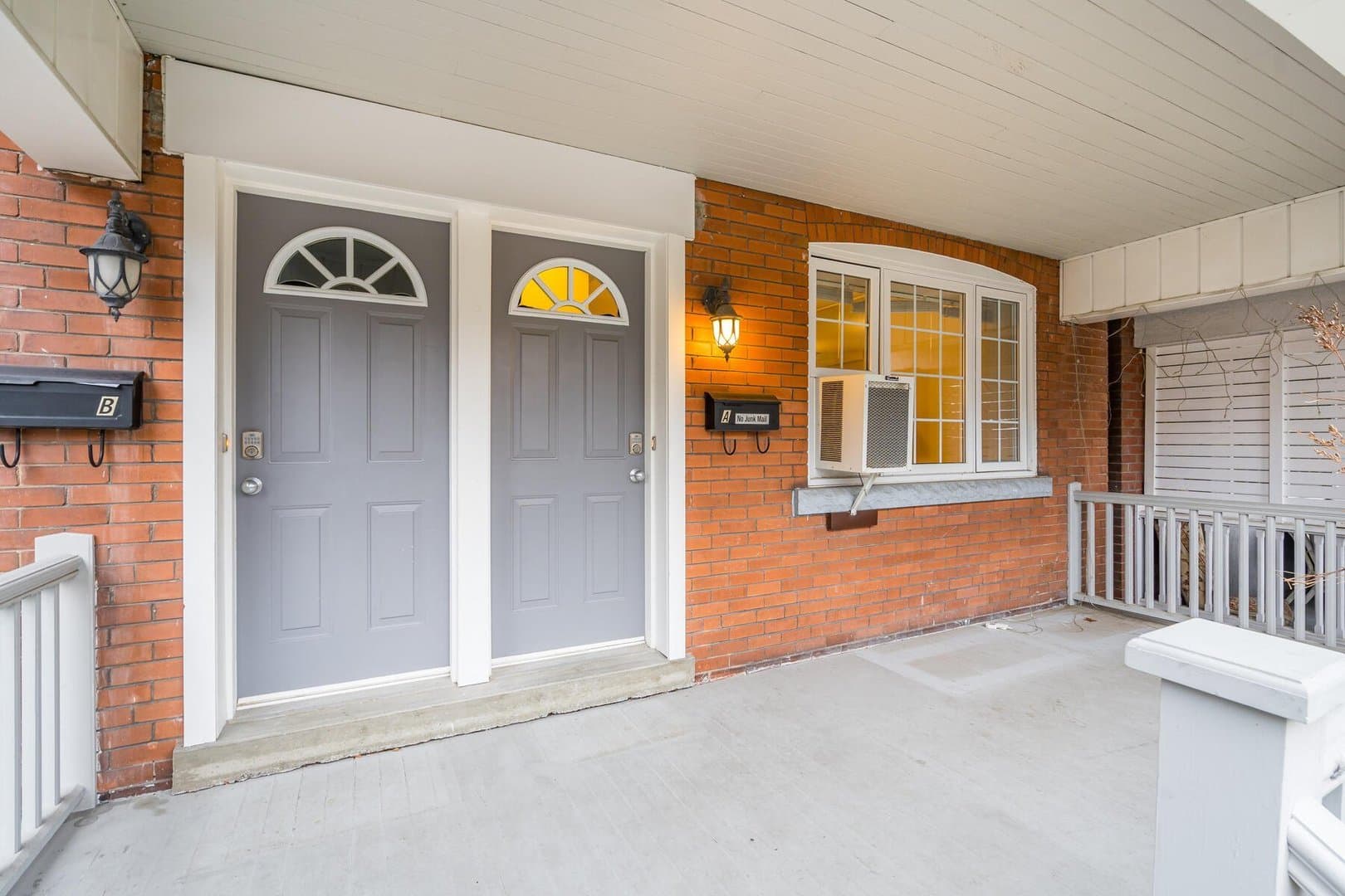 317 Durie Street - Photo 2