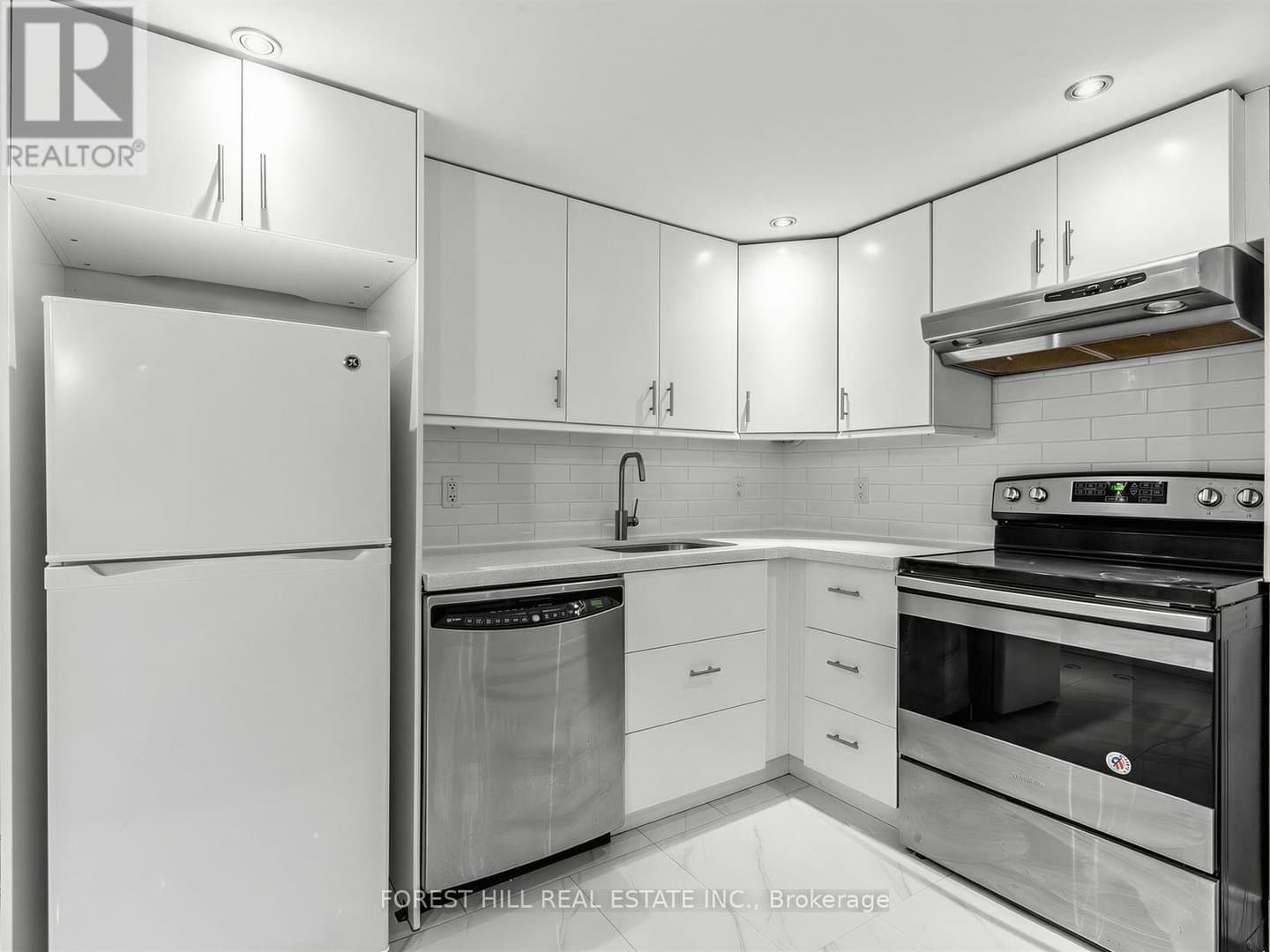 12 Salem Avenue - Photo 4
