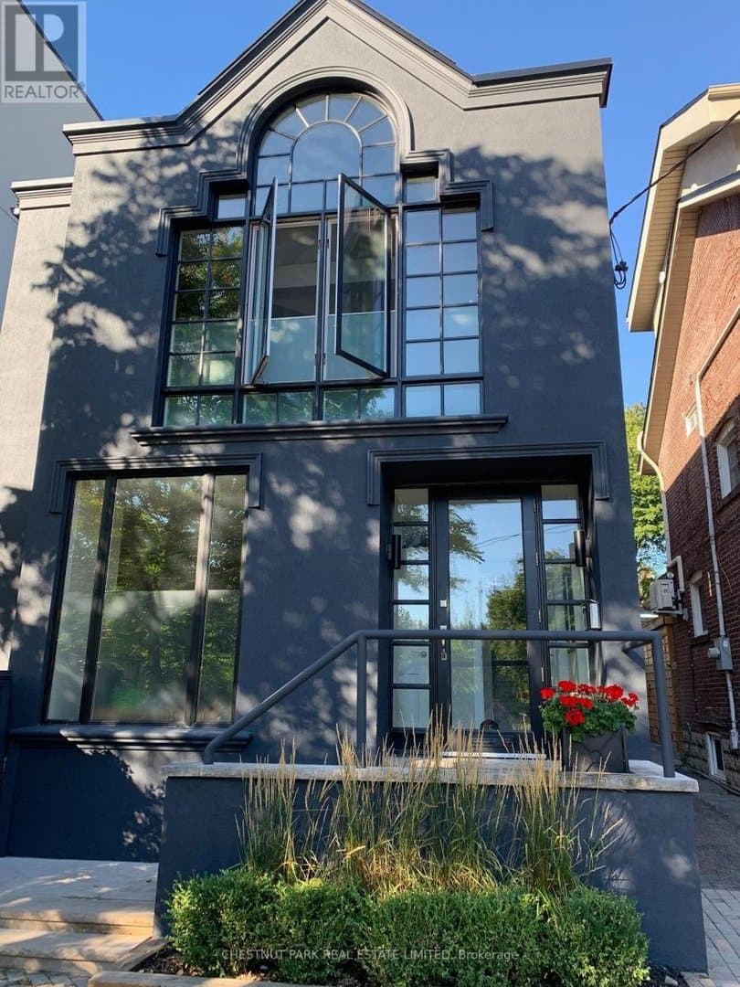 734 Huron Street