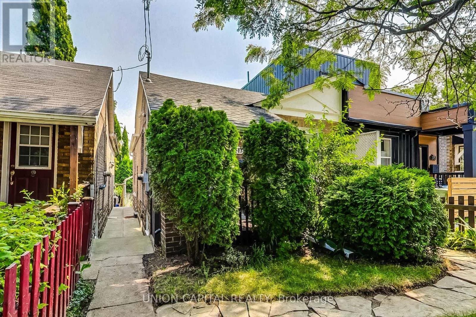 317 Victoria Park Avenue - Photo 3