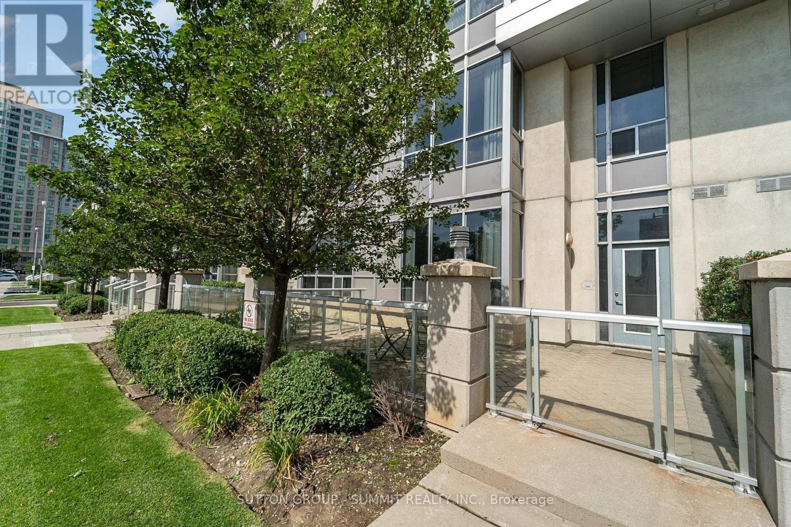 38 Lee Centre Drive - Photo 2