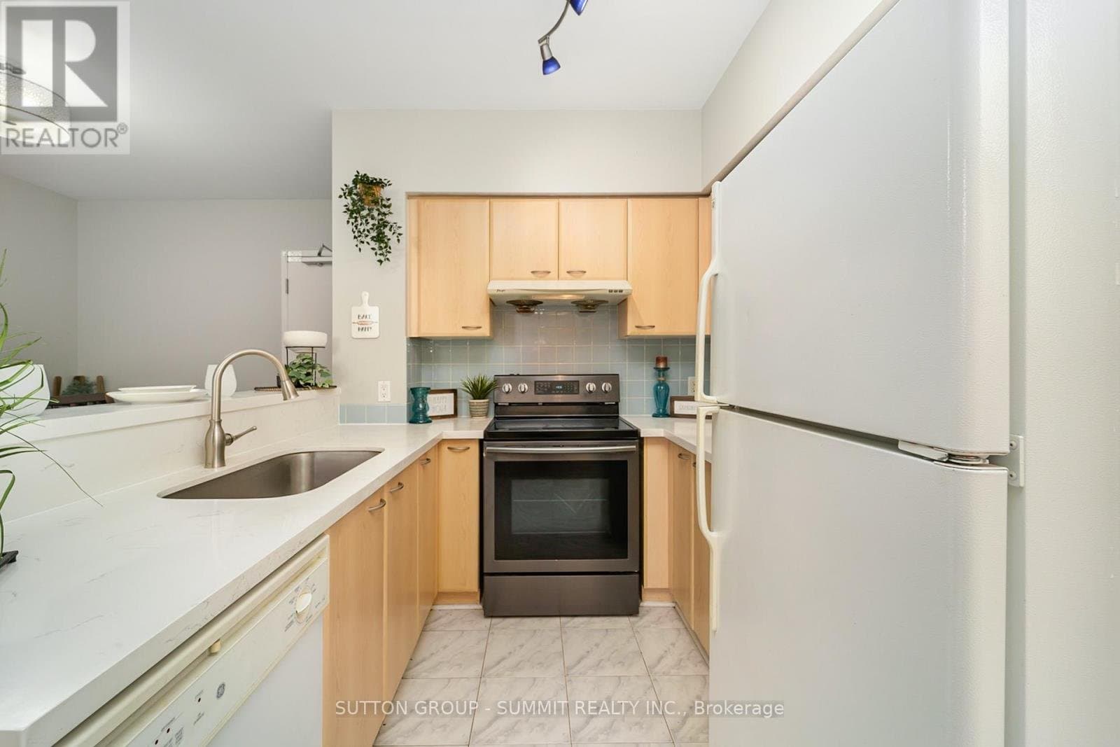 38 Lee Centre Drive - Photo 4