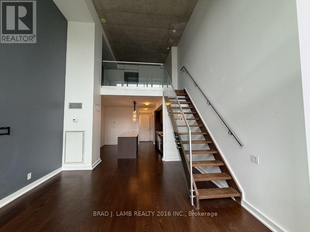 5 Hanna Avenue