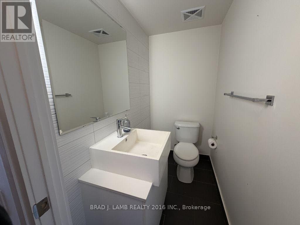 5 Hanna Avenue - Photo 3